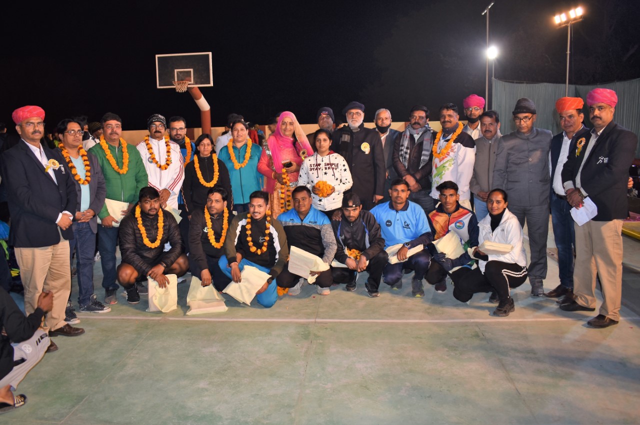 Over 900 players for Floorball events in India - IFF Main Site