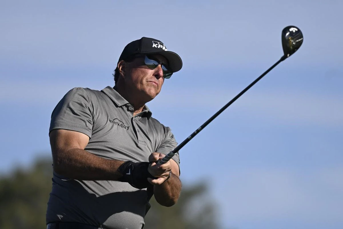 Mickelson signs up for three events without saying he’ll play