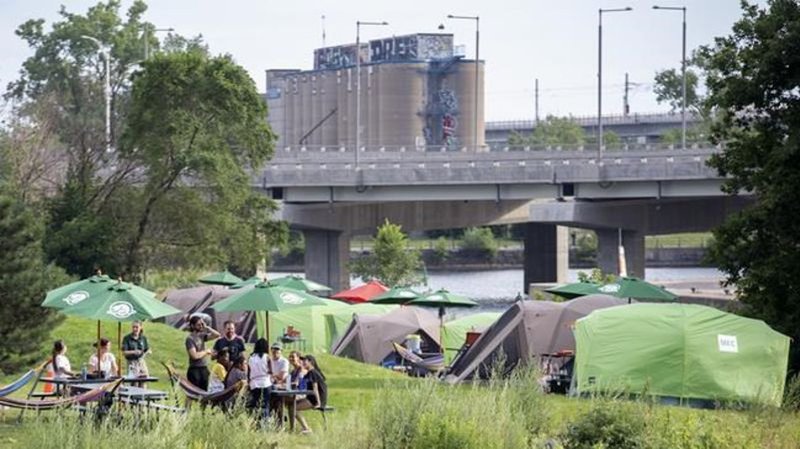 Camping event in Montreal goes ahead as Parks Canada, homeless advocates strike deal