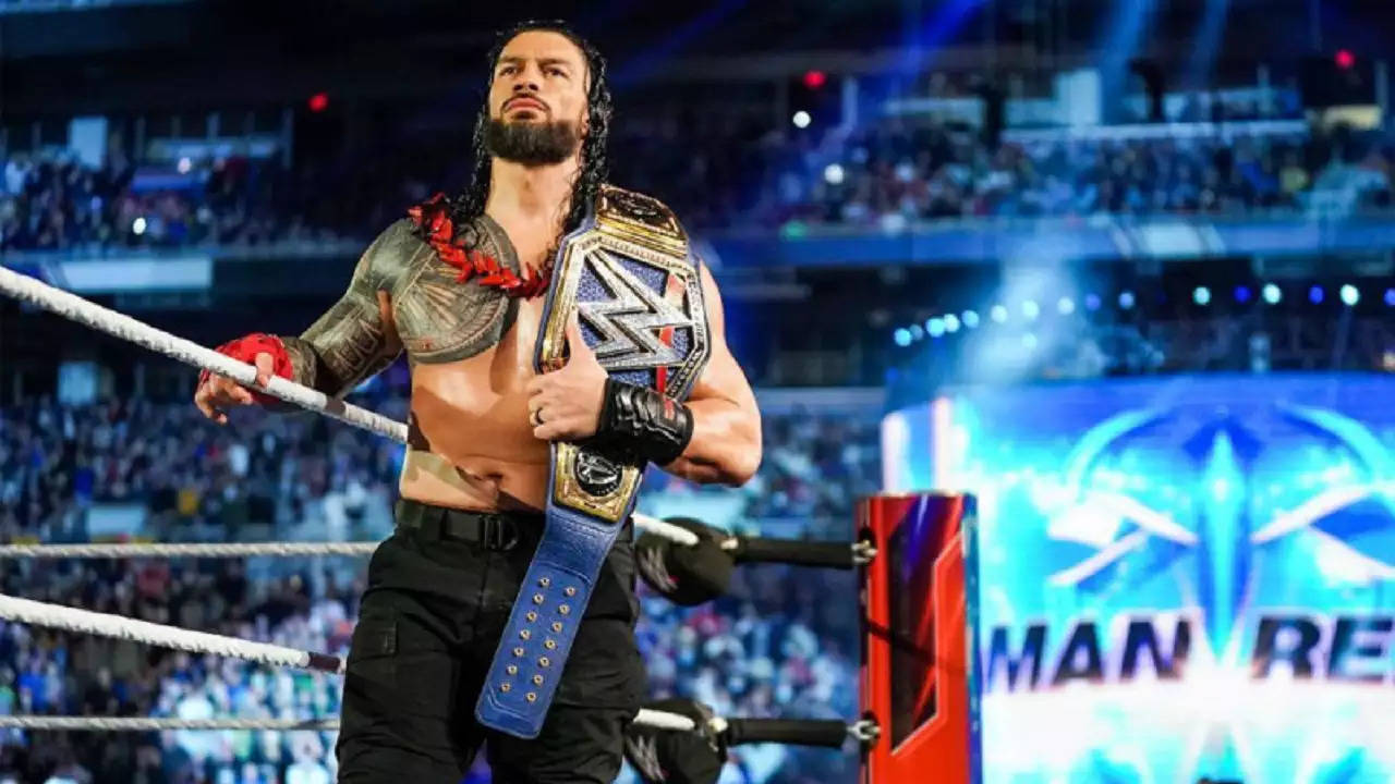 WATCH: Roman Reigns makes his return to WWE live events at Sacramento, defeats former WWE Champion