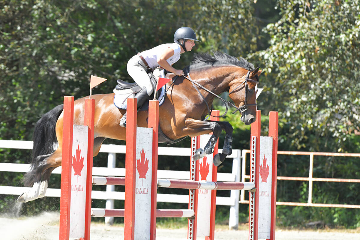 Maple Ridge horse jumping team takes top spots in Dog Days of Summer event - Maple Ridge News